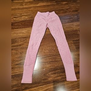 Never worn Alo leggings size small